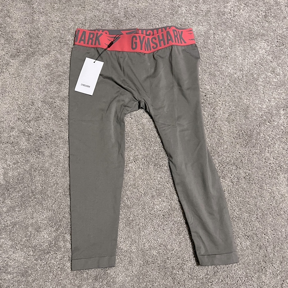 Gymshark cropped leggings gray/pink size small